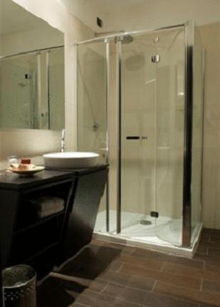 H2C Hotel Napoli Bilik gambar